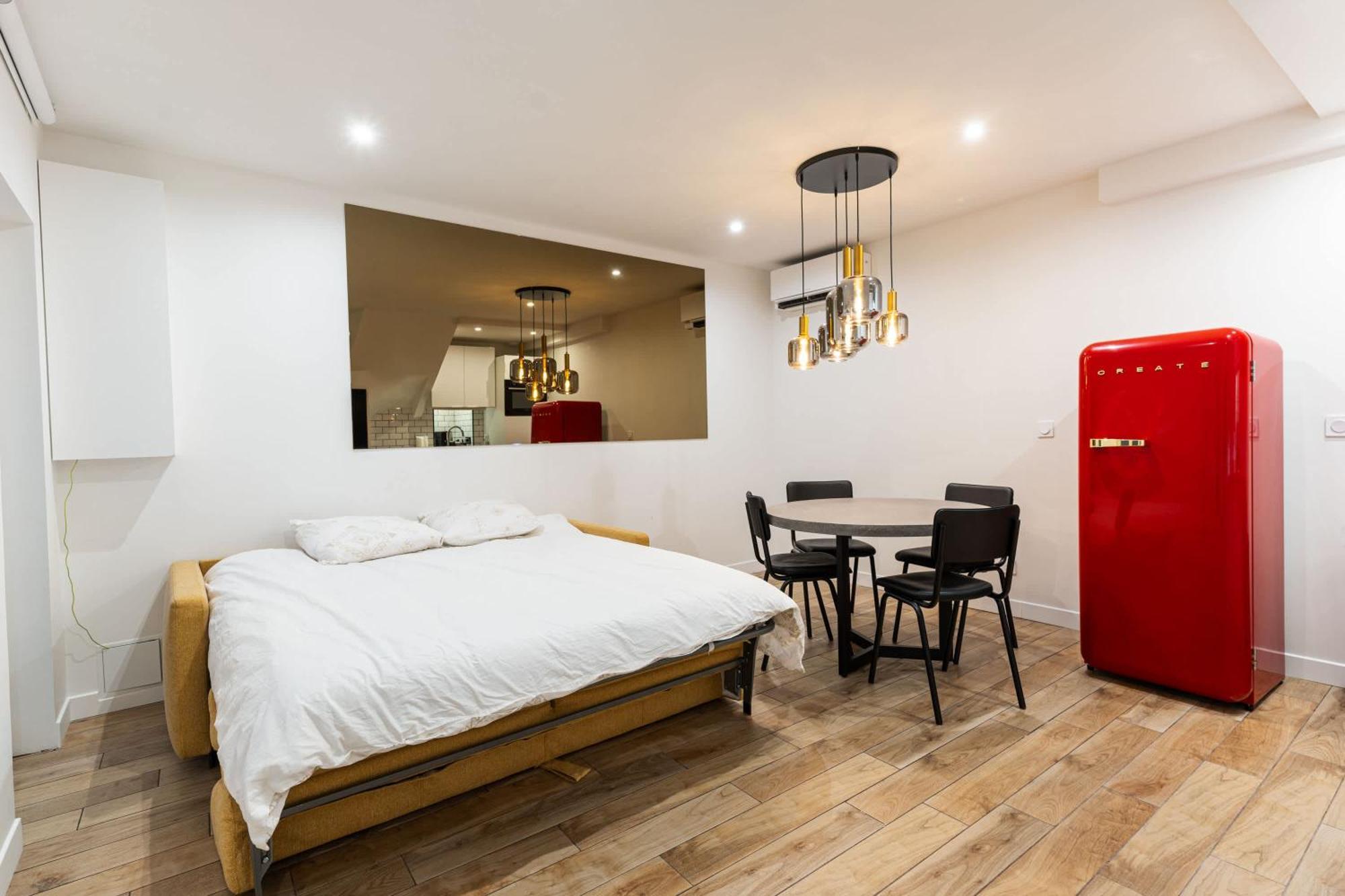 Town House Nation, Bastille, Ac By Lcc Agency * Parijs